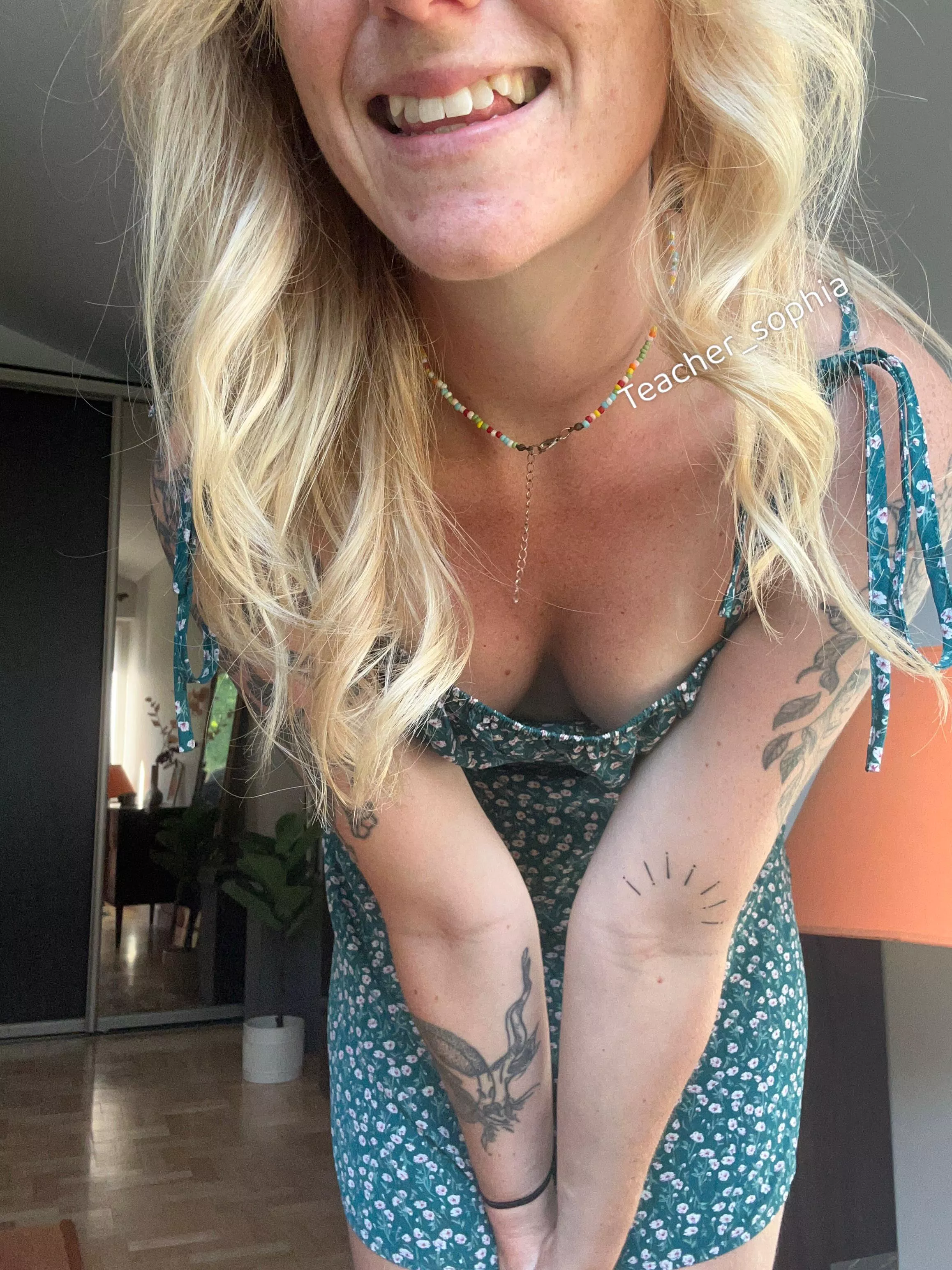 Tiny tits does the best downblouse  posted by Teacher_Sophia