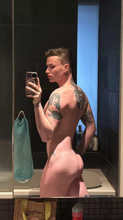 Xana (Canada's Drag Race) posted by Electrical-Tap-2673