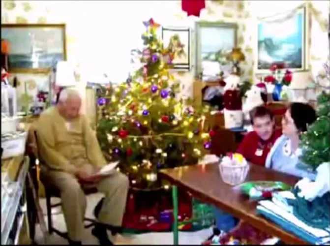 20 years ago this month Bob had the choice between the DVD and the VHS by alexdionisos