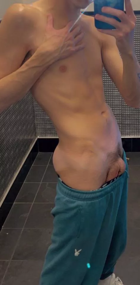 (20) You walk in the locker room and I’m taking this photo … wyd? posted by Lust_for_JakeAxxx