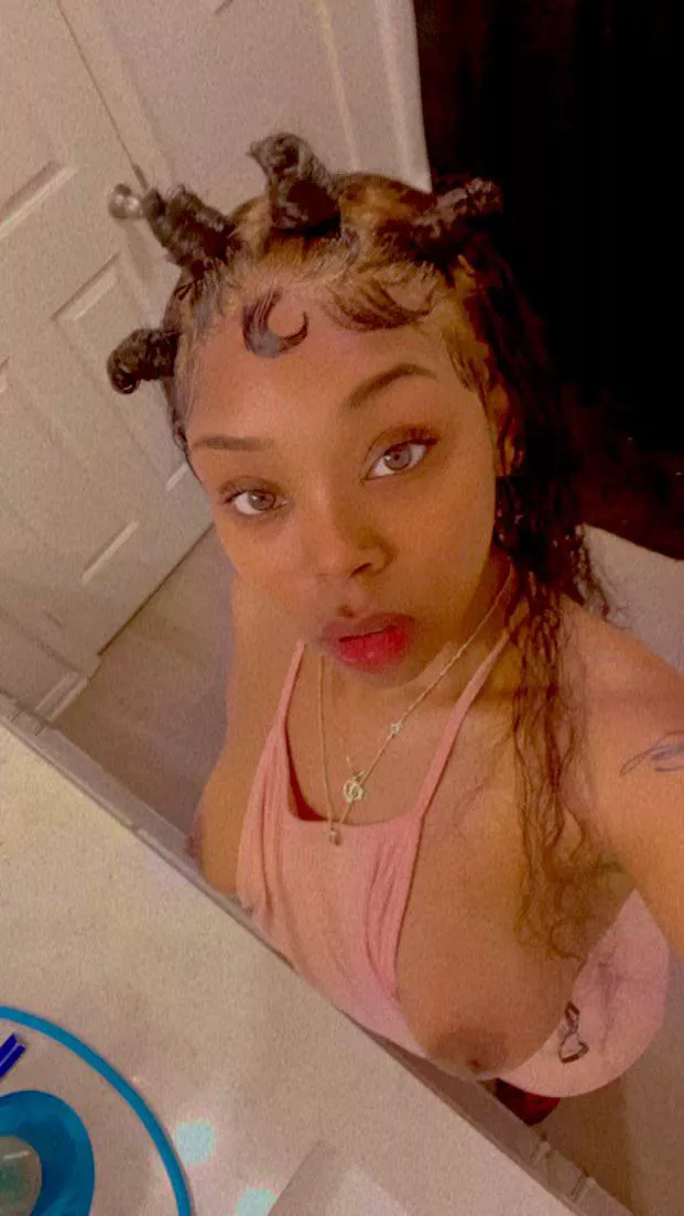 23f bored and dtf  posted by Deep-Ad2588