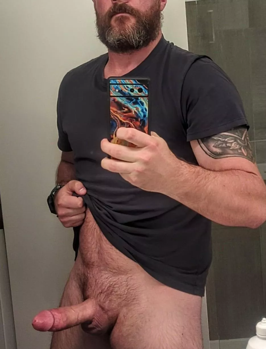 Can't seem to find my pants [40] posted by spongerobnopants