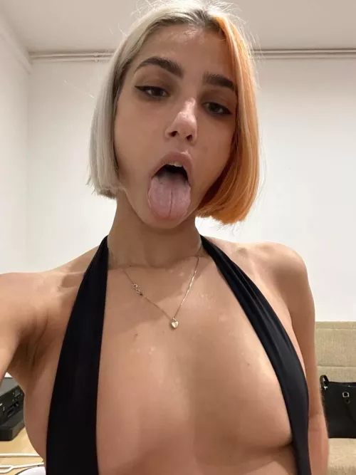 does my body deserve your attention by bellarosa2