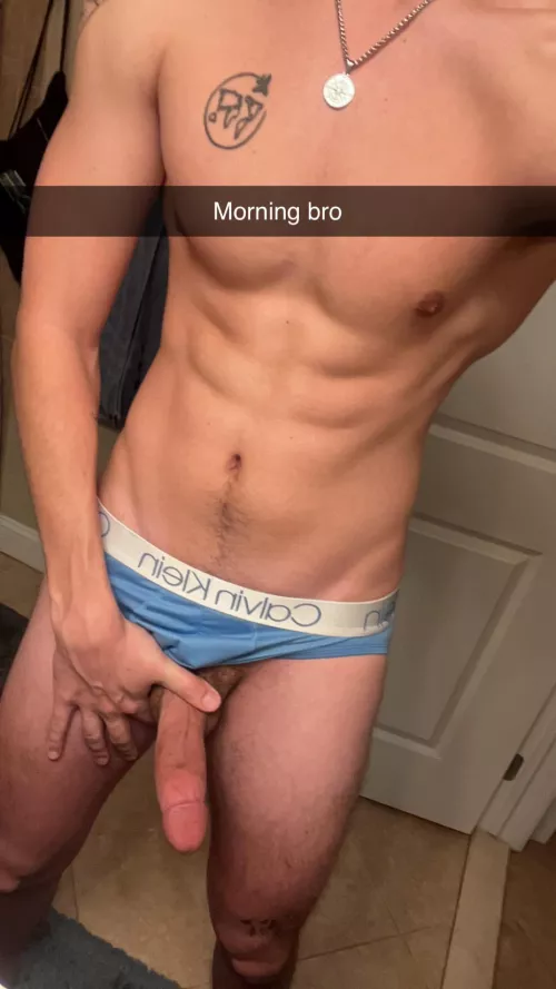 The snaps my gym bro gets 😅 by pilotboixxx