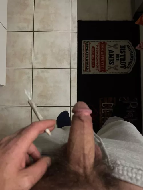 Time to smoke 💨 first post here 👋🏼 (34M) by TemperatureBorn90