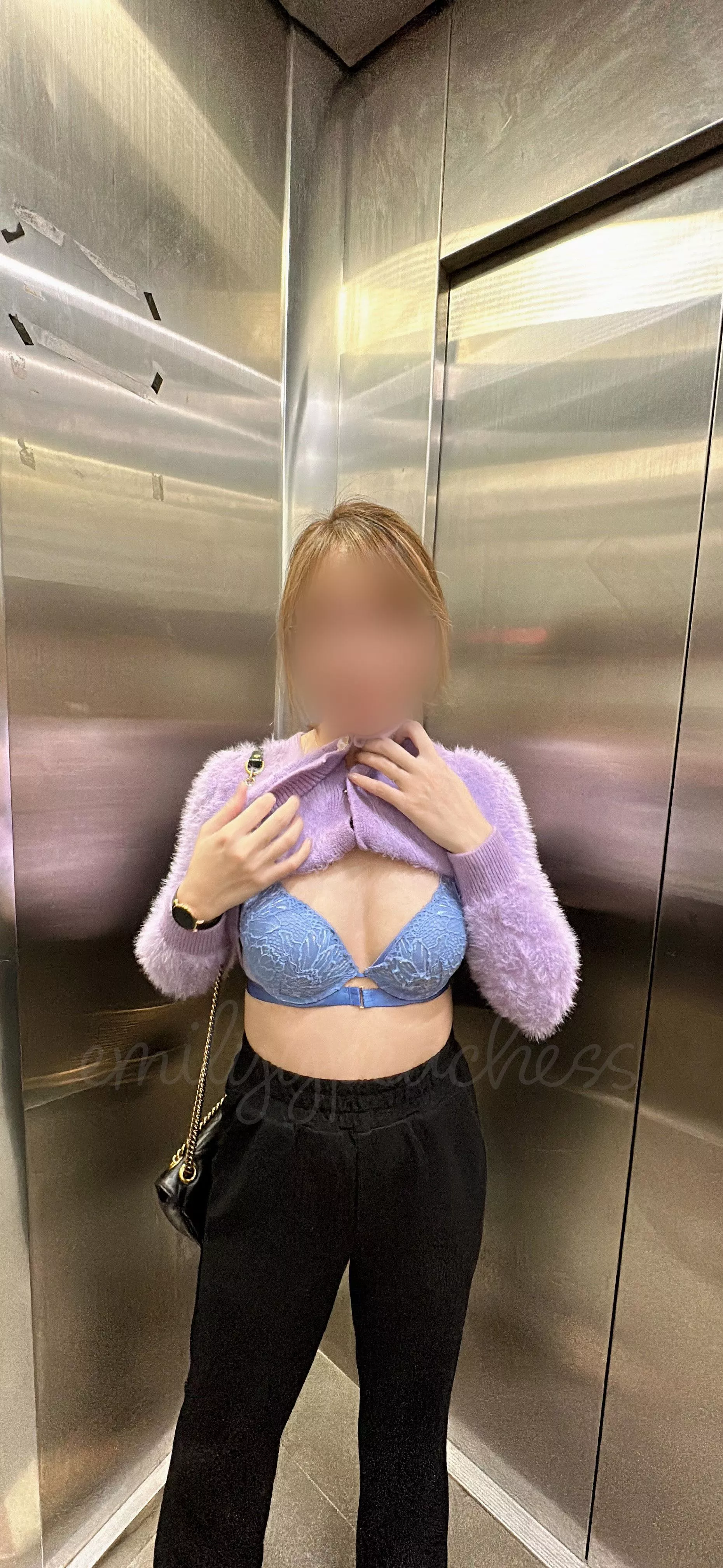 Wanna see more of my wife? posted by emilyypeachess