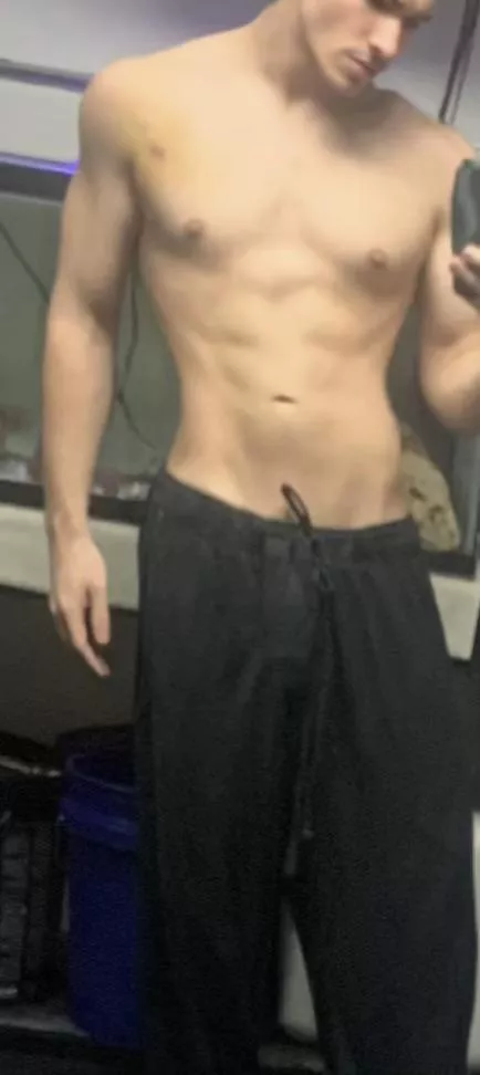 (21) I’d love some company tonight (:  posted by ShouldBeUnalive