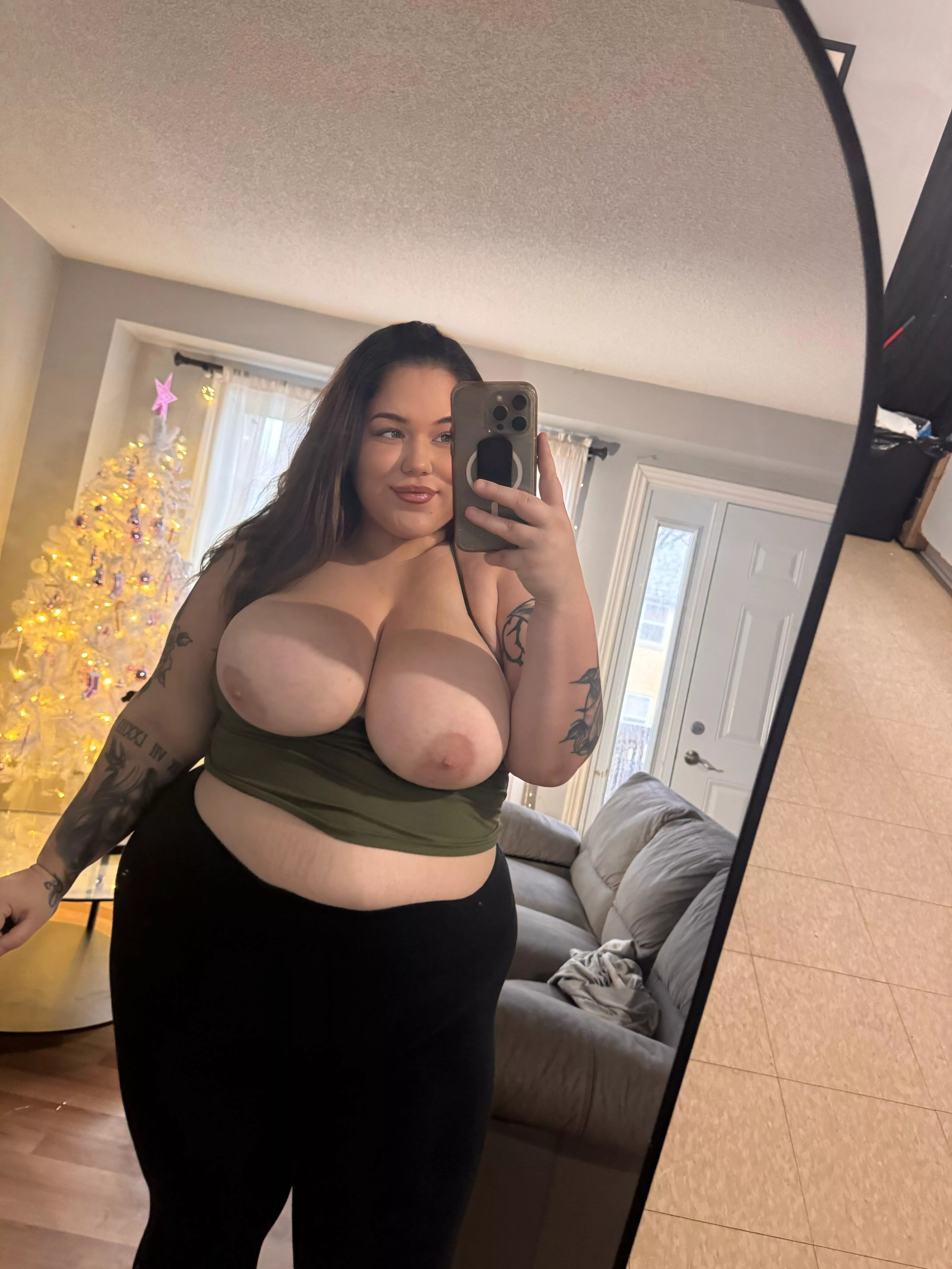 5’2 and 240 pounds.. i think im fuckable posted by blakeerosee