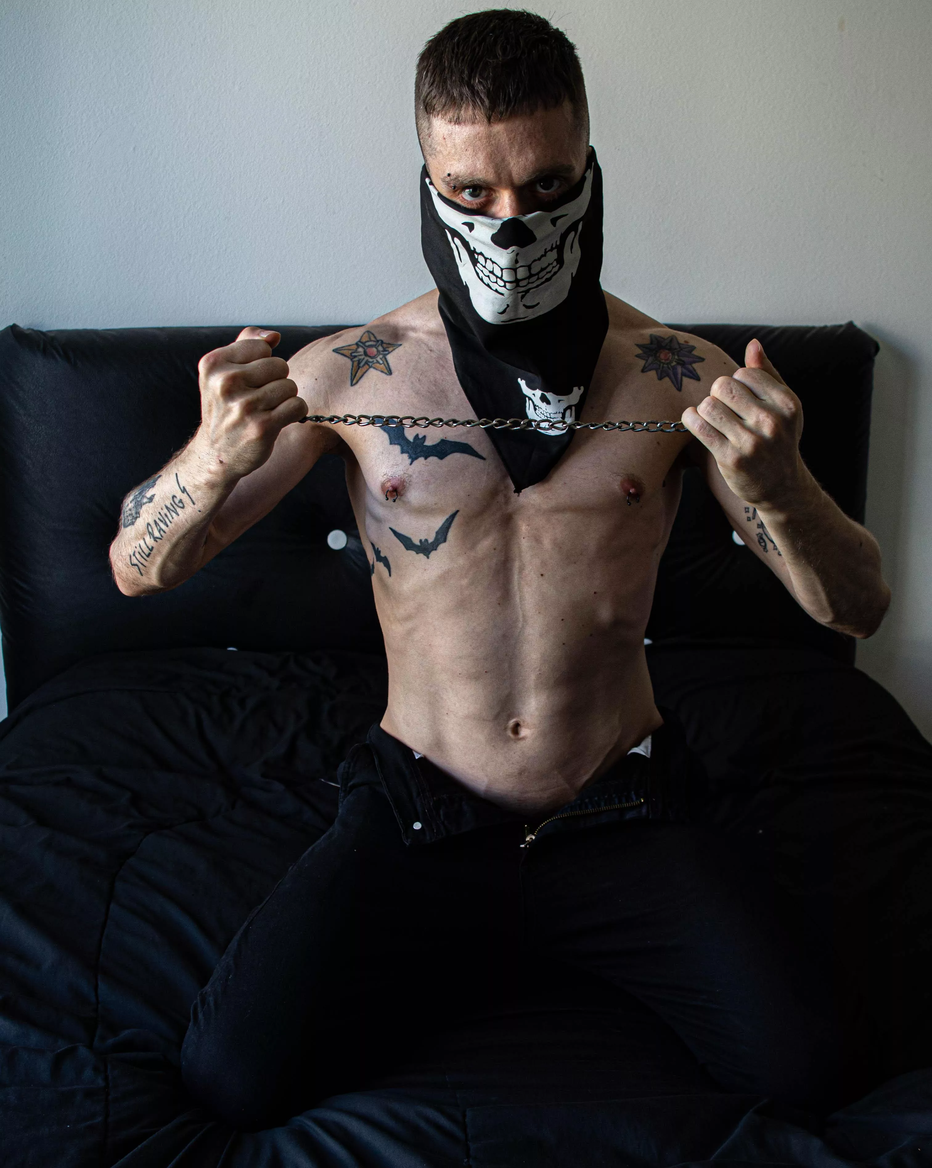 A guy like you should wear a collar and obey without hesitation posted by Roderick44