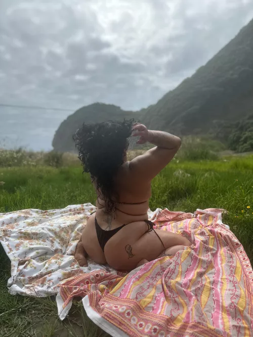 A real MILF in the wild  by IslandBadee