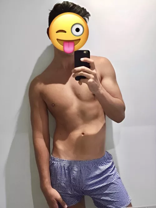 Are sfw pics frowned upon here? by Artistic_Insect1501