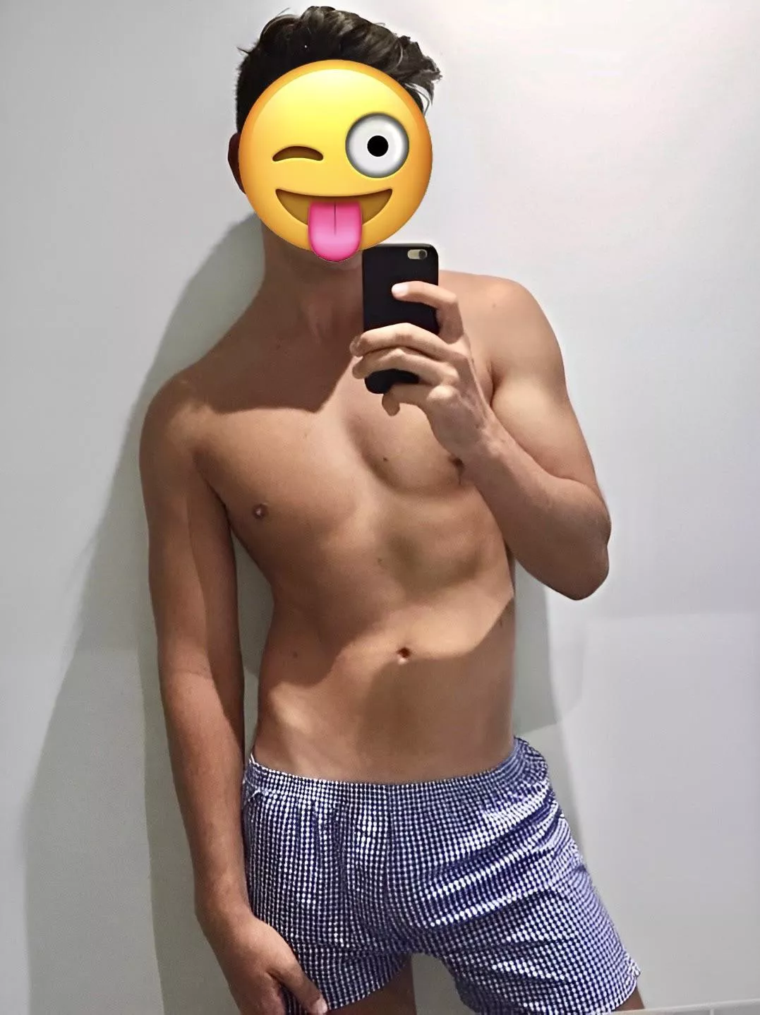 Are sfw pics frowned upon here? posted by Artistic_Insect1501