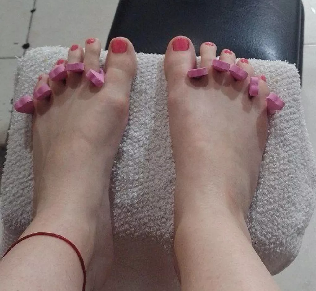 At the beauty salon, do you like the color I chose? posted by juanitaxsdoll