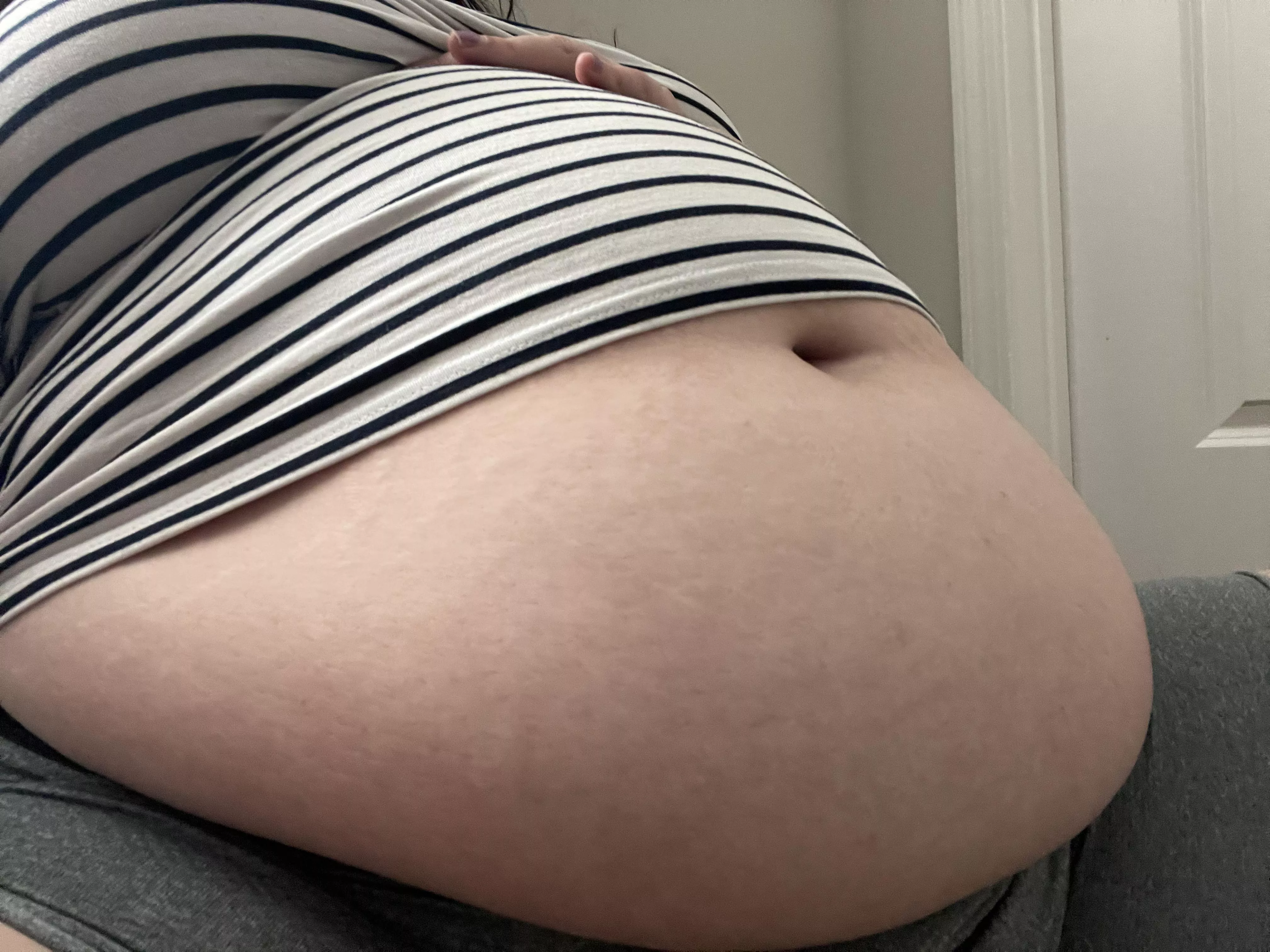 Becoming a blimp 😏😬 posted by biggerisbbetter