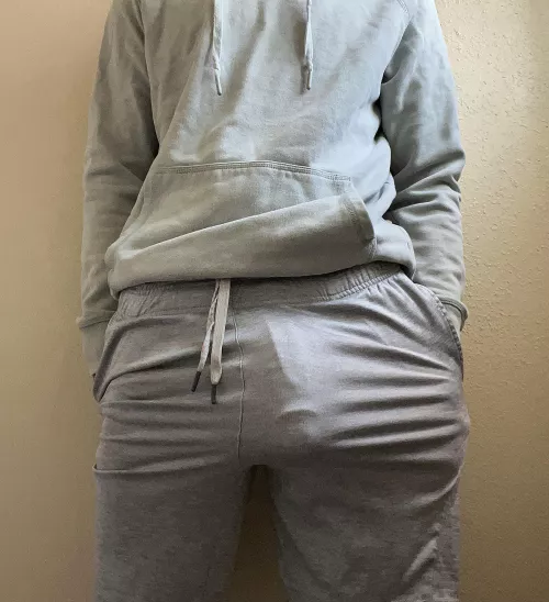 Breaking in these bottoms by Jakzum