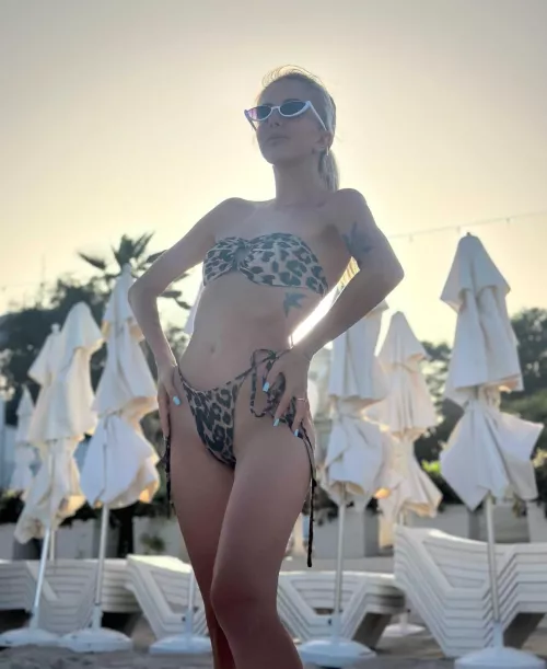 Can I come to your pool party by Thalindros