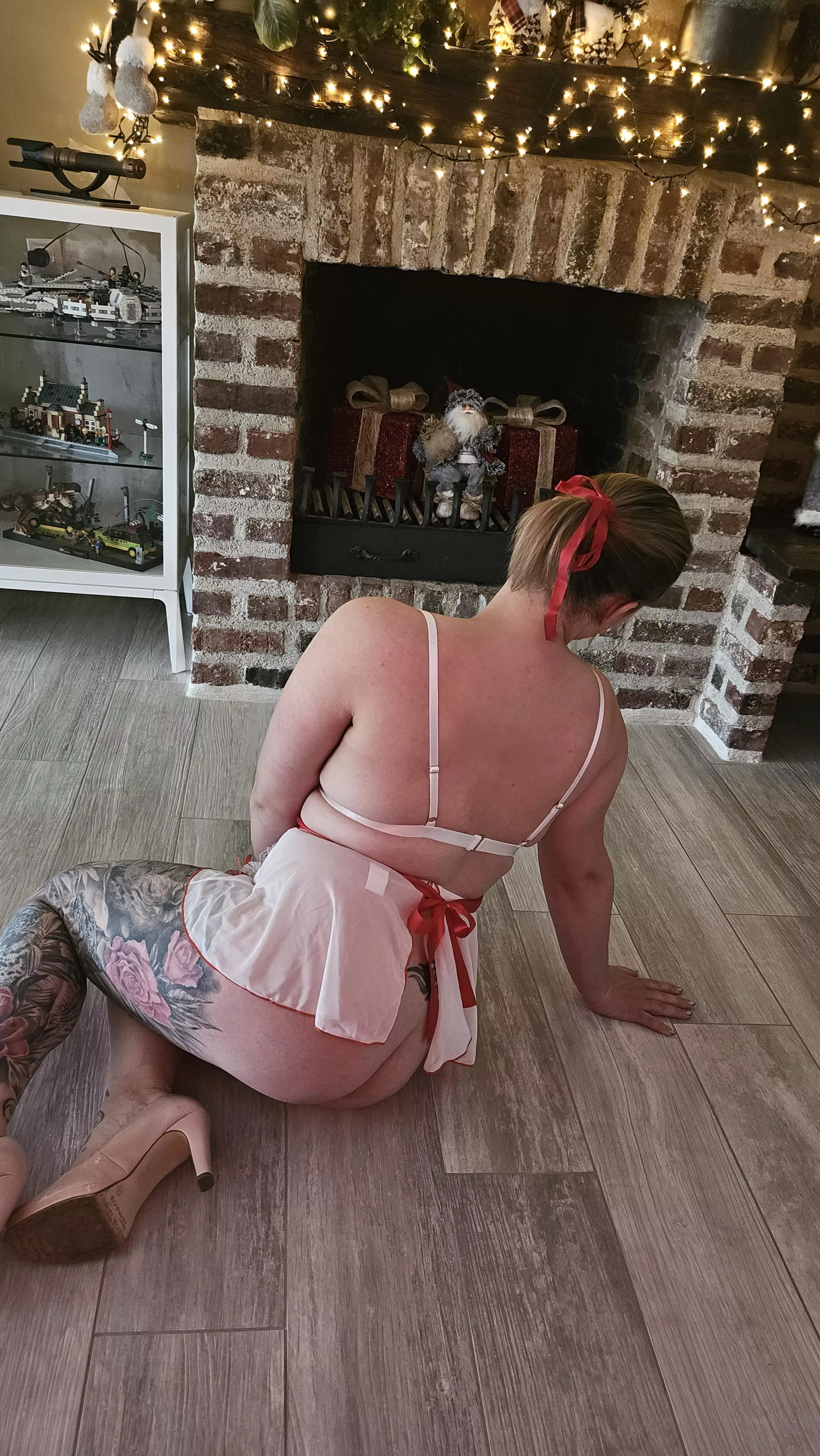 Cute little ponytail with cute bow 🥹 posted by juliana_moore