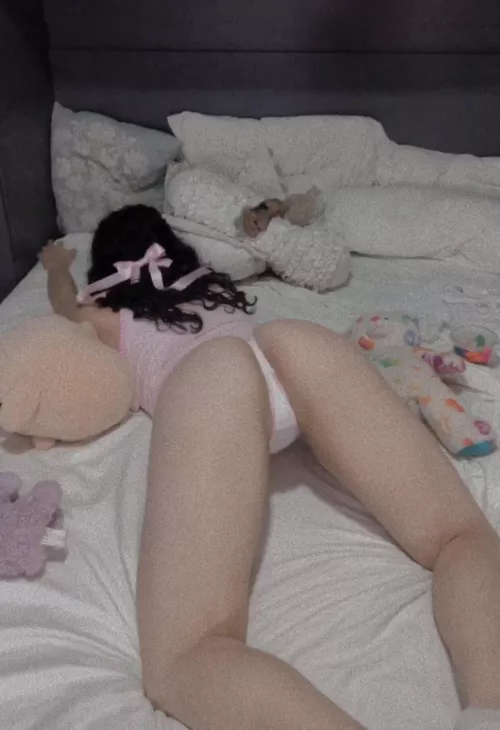 Do I look cute enough to play with Daddy? by babebailey