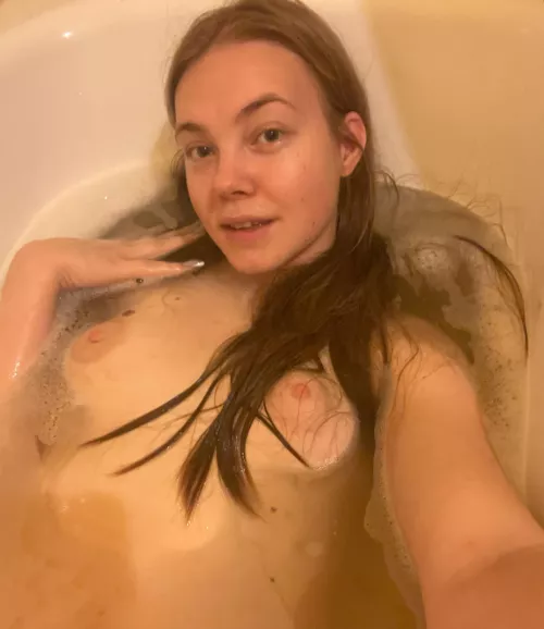 do you like your bath water hotter or cooler? by lollychickops