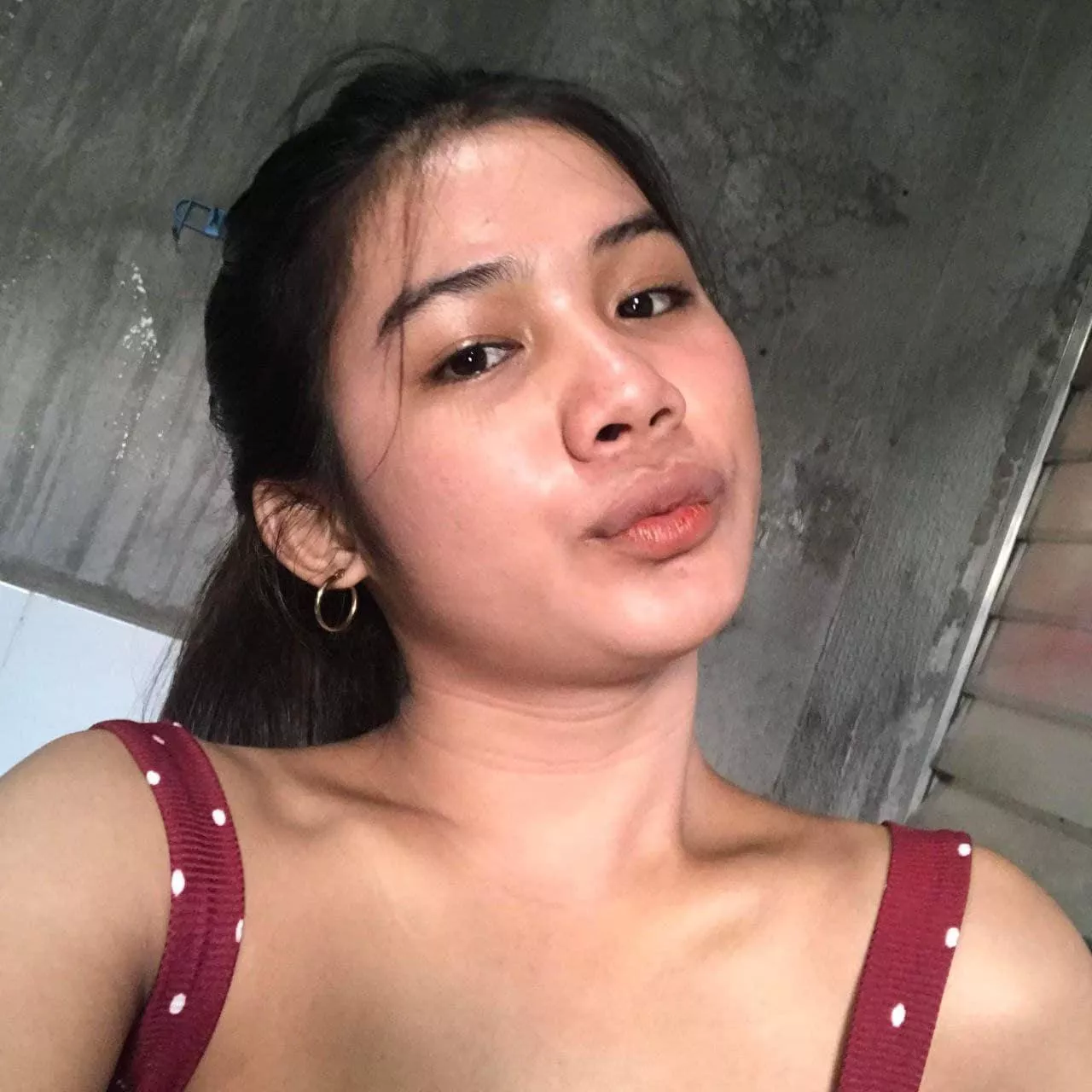 Do you think I'm cute? posted by Naive_Mixture_4703