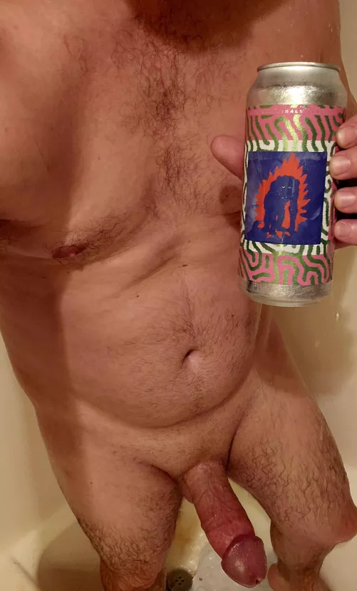 Ending the weekend with a Flock of Monkeys. Cheers 🍺. by OddMathematician2211