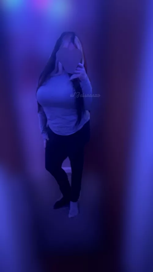 Finally get to wear my long sleeves again🥰 by Jaisaaaxo