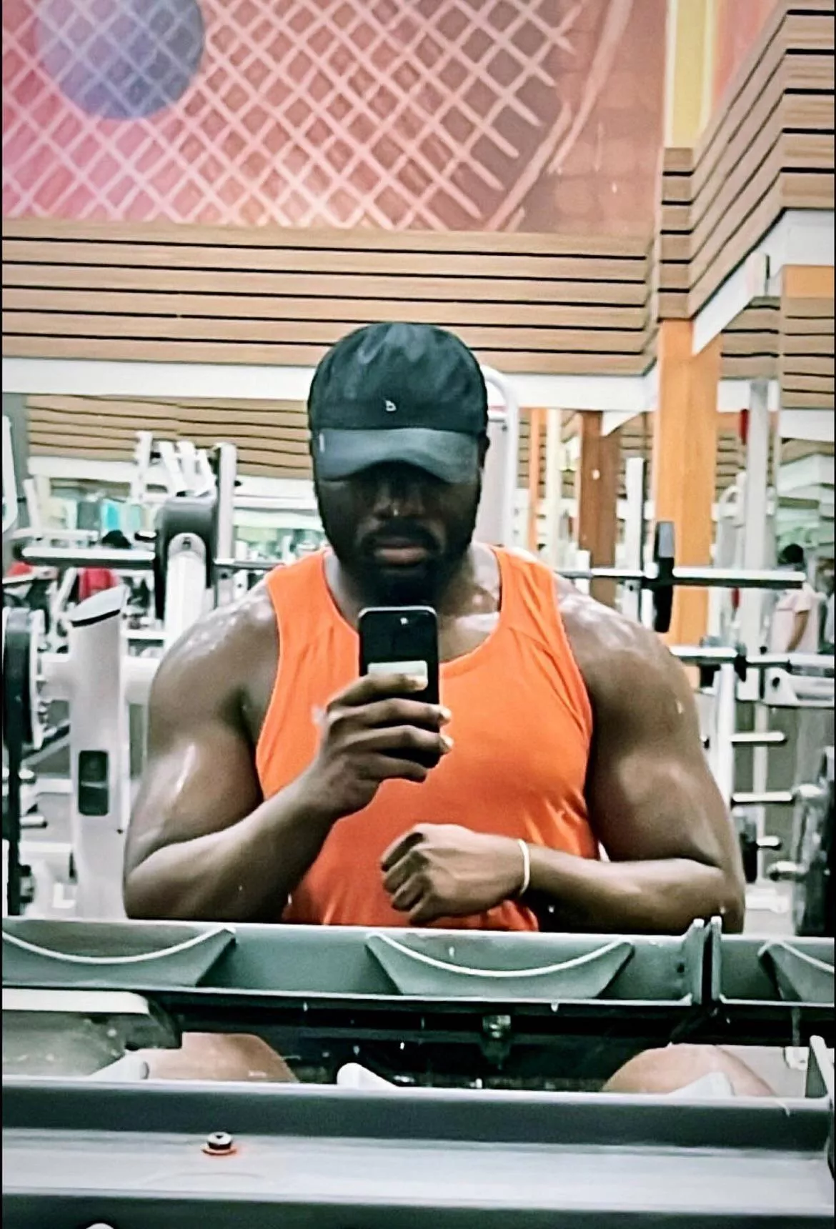 GLISTENING  posted by Blood11Orange