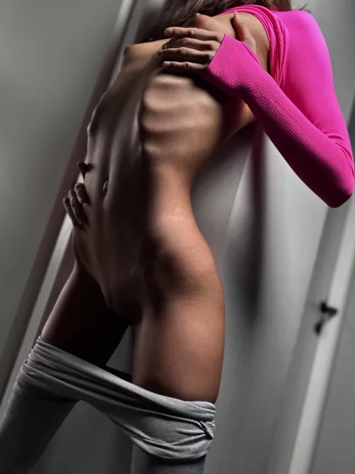 Grab me by my hips by la_skinny