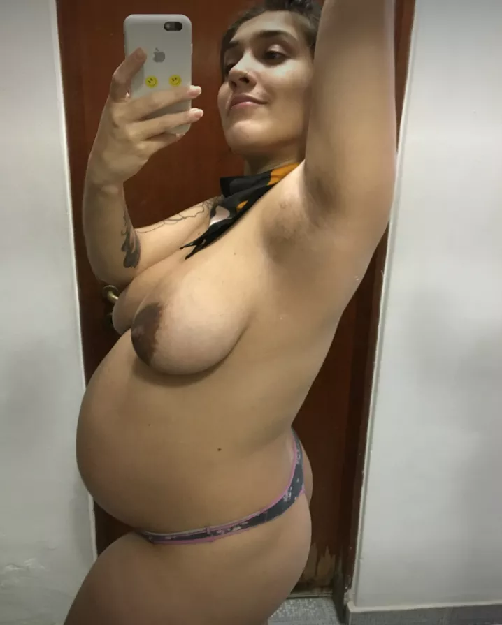 I love to be a whore while I'm pregnant 😏 posted by mommysensual