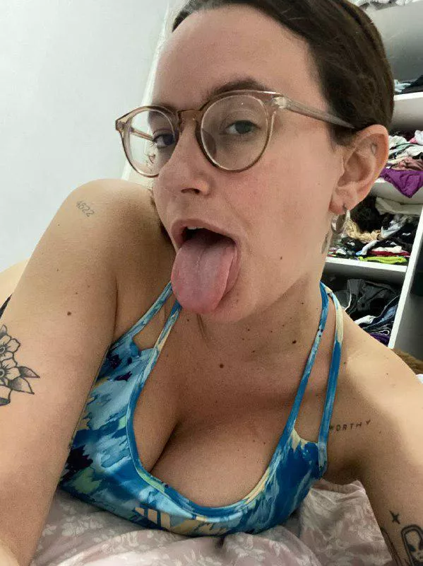 Let's have fun together  posted by w_queen