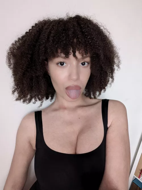 Naturally cute with no makeup by xx-alien