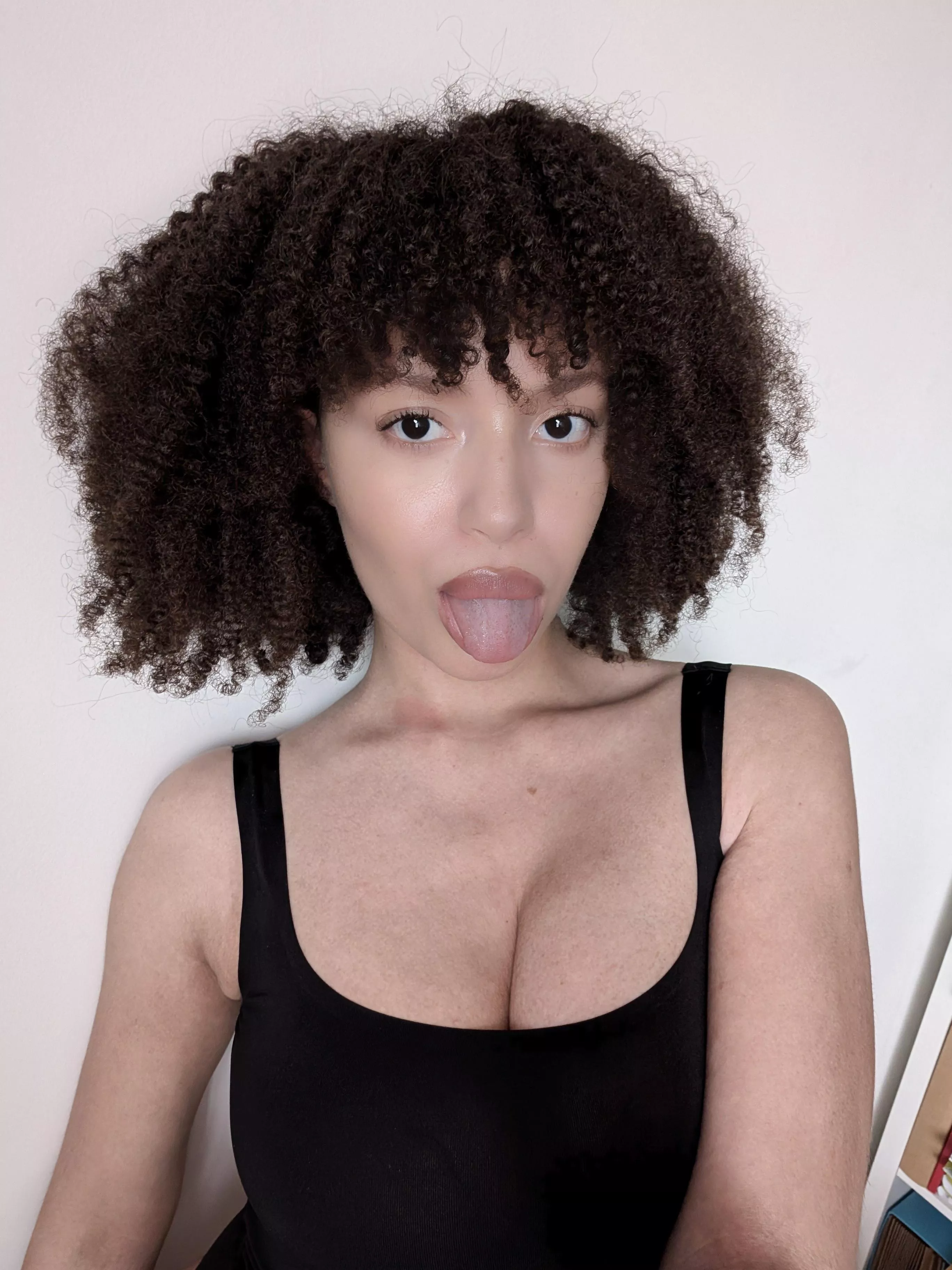 Naturally cute with no makeup posted by xx-alien