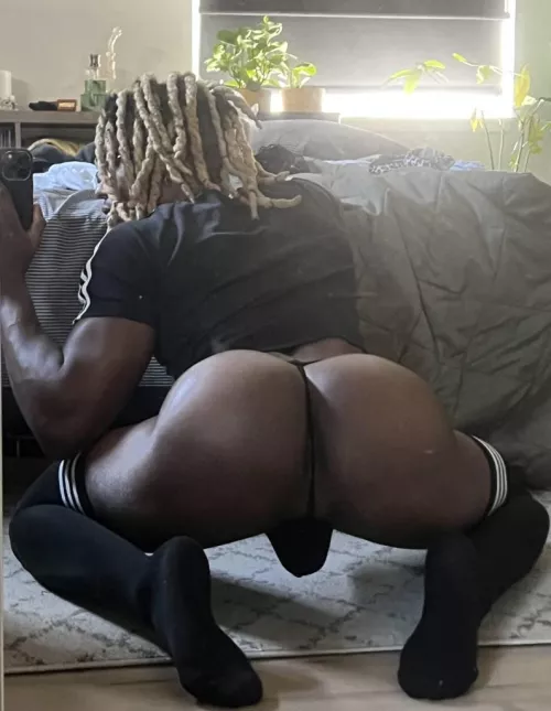 Obsessed with thongs lately 🥵 Should I post more? by Skhy