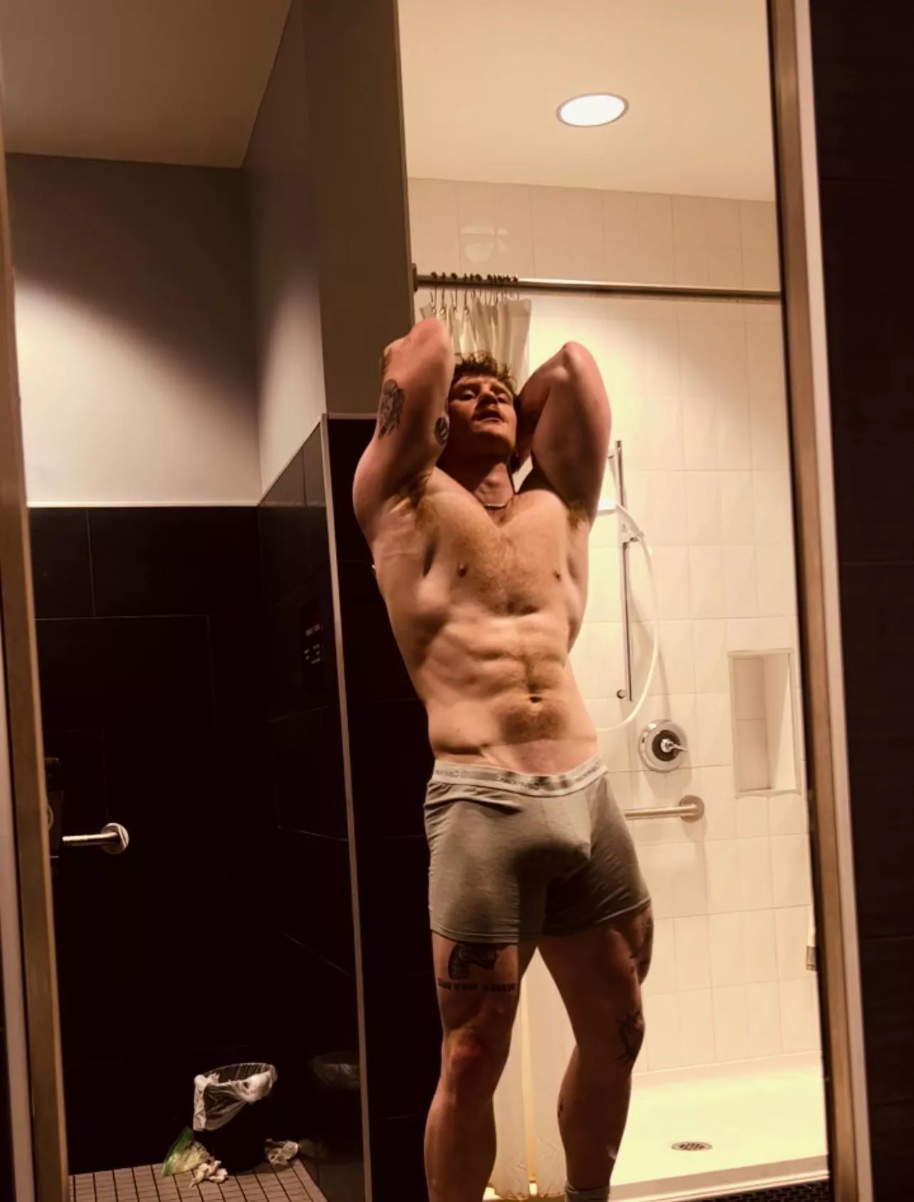 Off to work. Happy Sunday! posted by finx__xxx