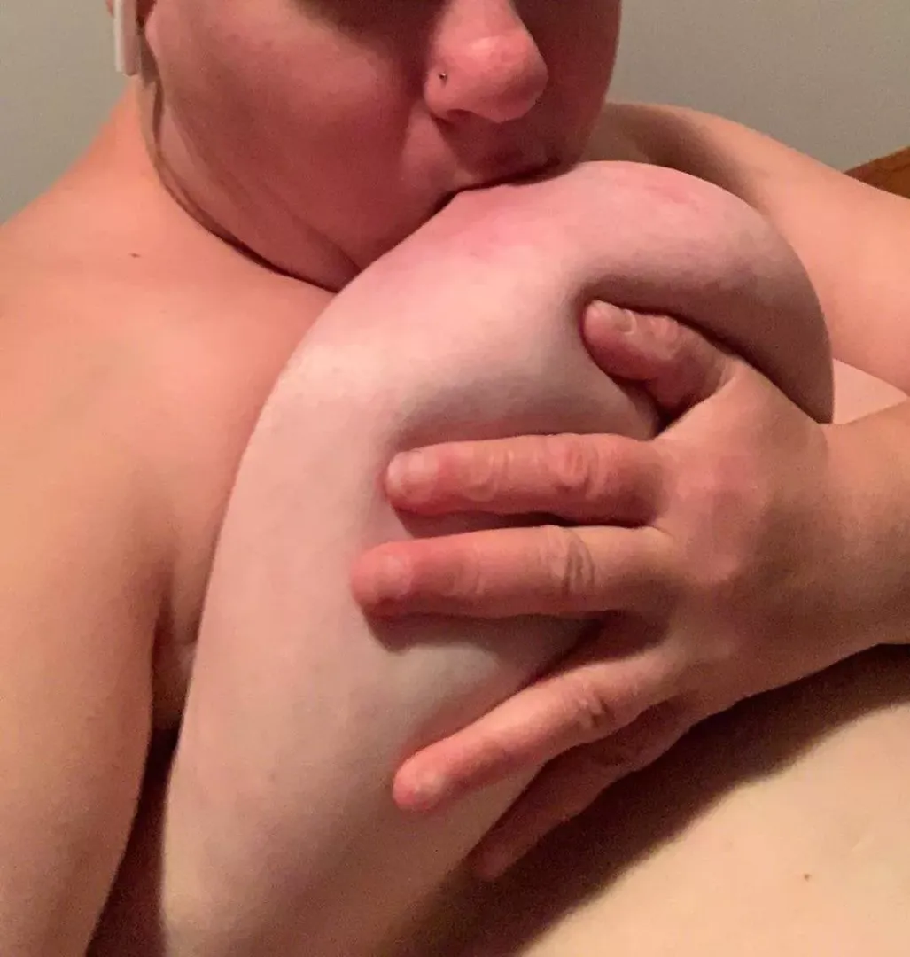 One good thing about having saggy DDDs  by Illshowyouagoodtime3