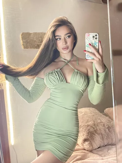 One guy told me today that the dress doesn't suit me, is he right? by IHateYouself