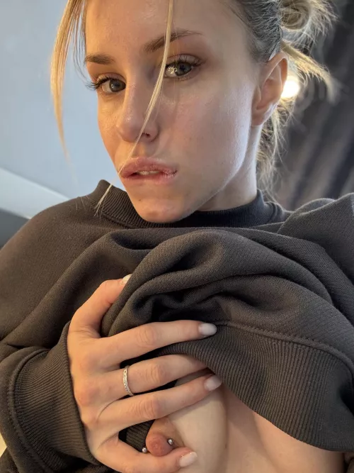 This is what I do when I'm alone F23 by AdelinaMarcos