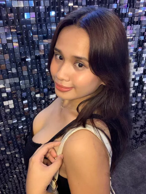 This smile hides a little bit of mischief 😈 by Efficient-Cake-630