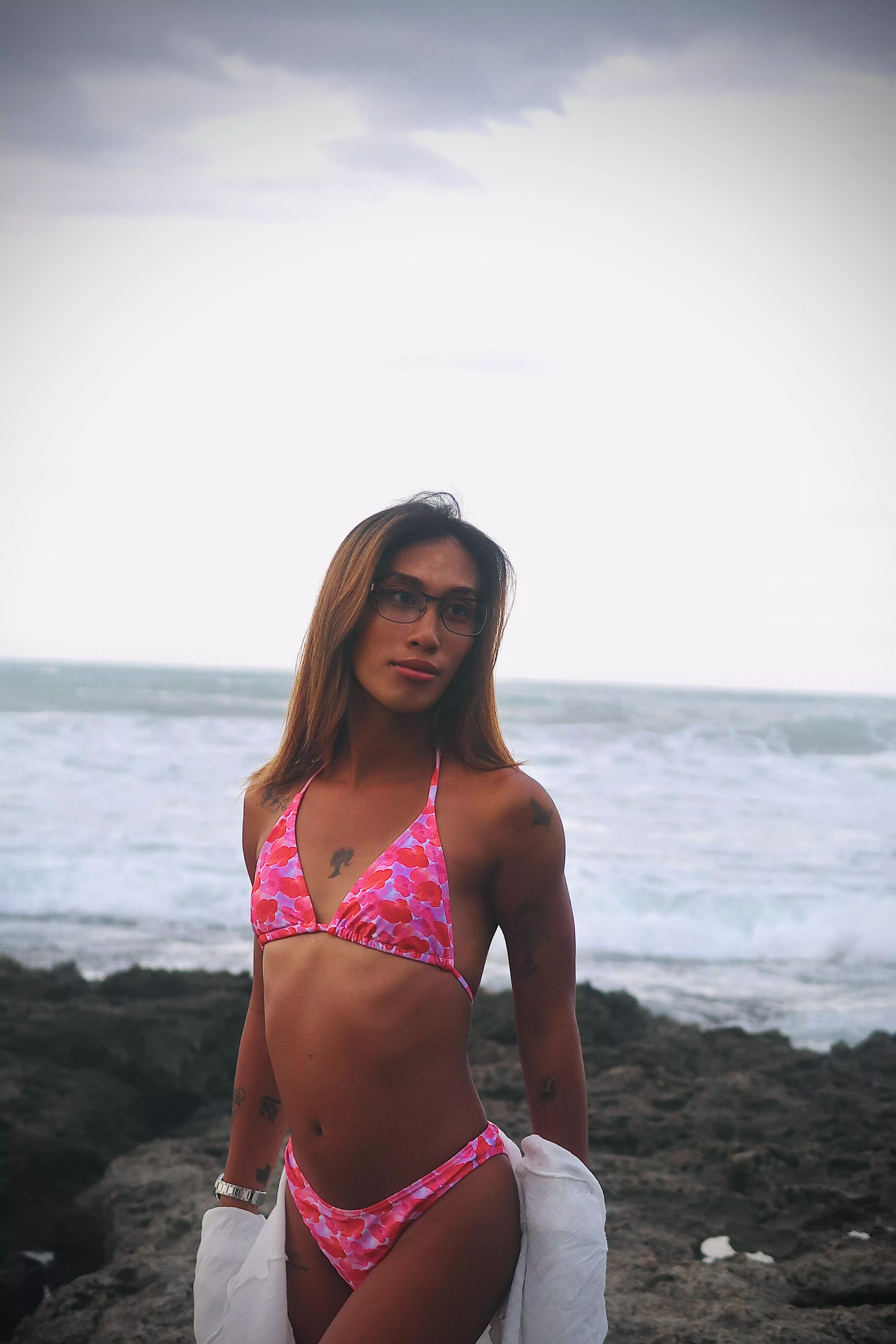 wanna see my tan lines? 👀 posted by FrncThn