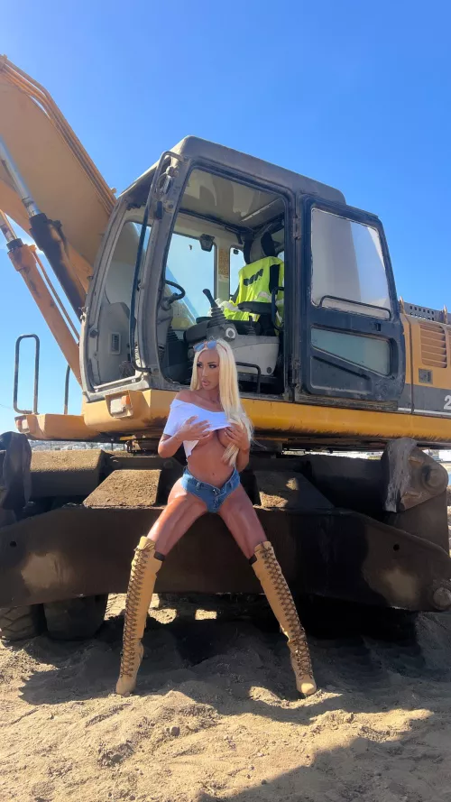 What are your thoughts on women working on a construction site?  by HollyJayDeacon