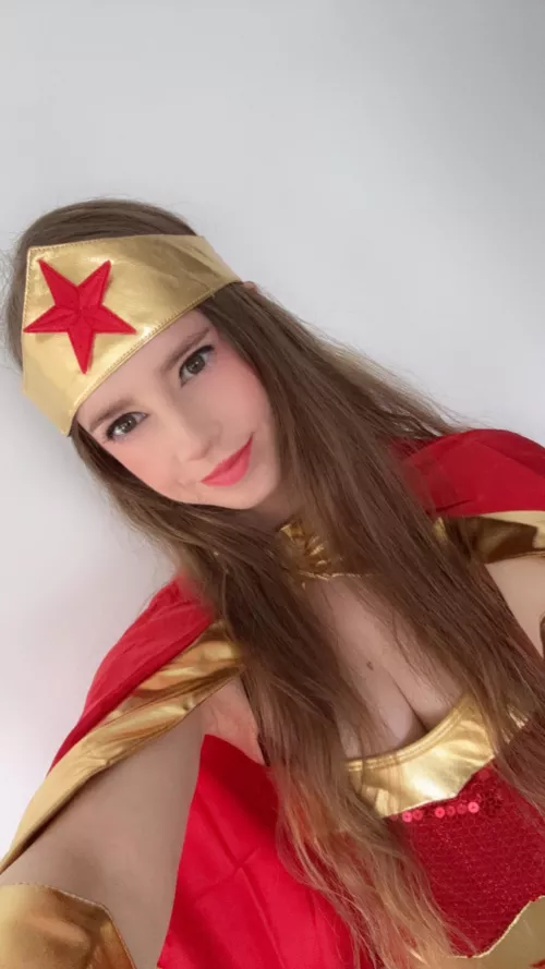wonder woman by ellie skywalker  by ellieraelol
