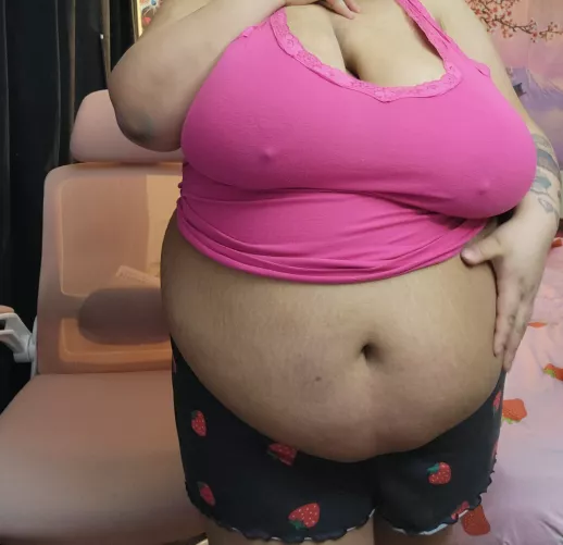 Do you want to grab my big belly? 🤭 by thiccfatcat