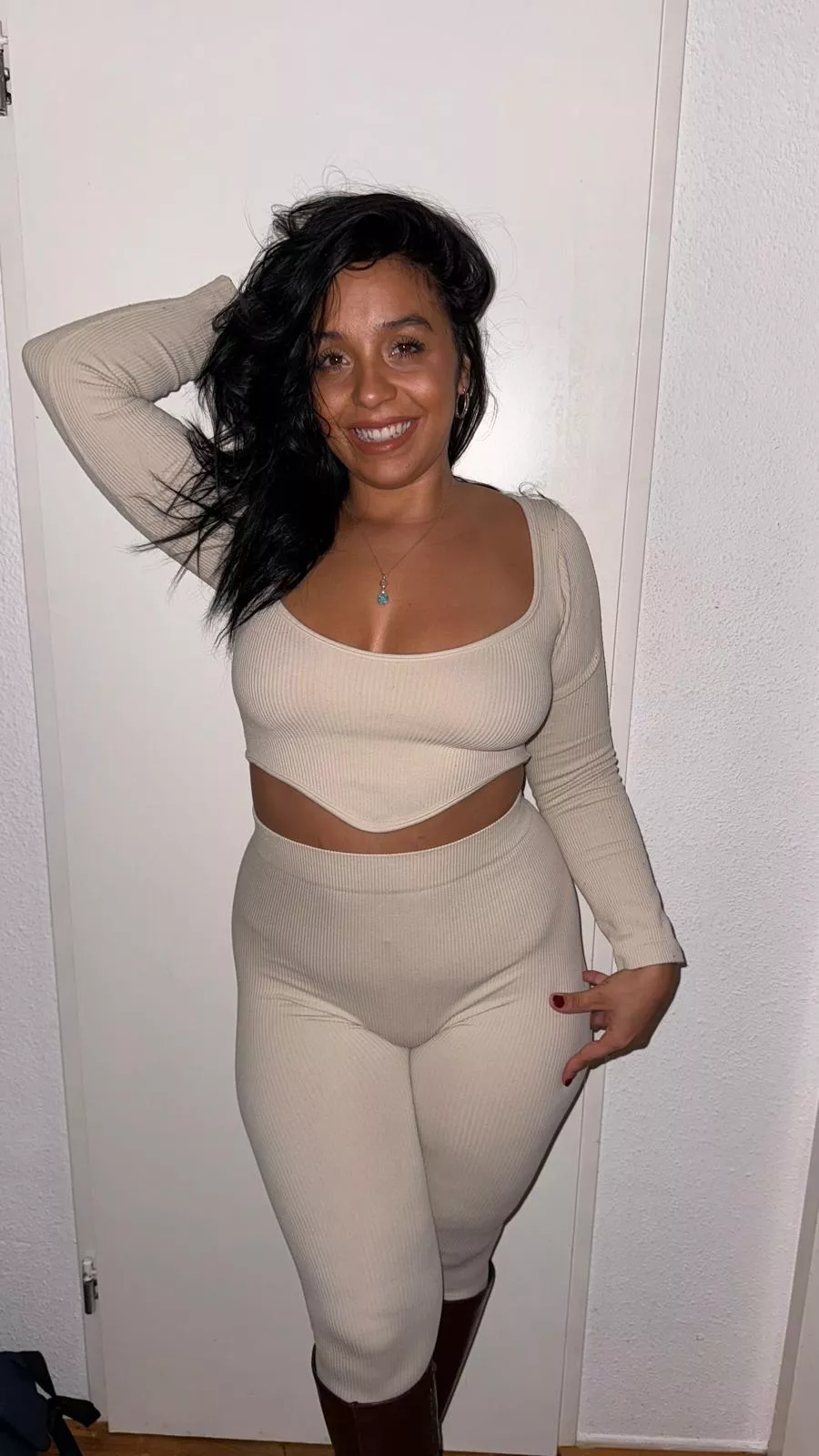 ❤️I'm Galadriel ❤️❤️I love to see how you would want to lick my Butt❤️❤️❤️The first one to send me this emoji ⭐️ on my OF gets 🎁! posted by Galadriel69_