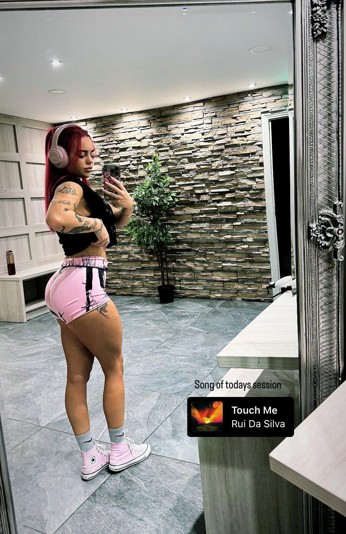 Nicolephathole  posted by ouchithurtz1