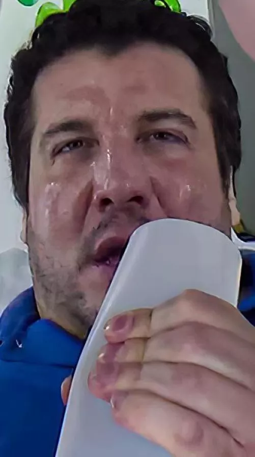 Strange, dont ya zzink am lewkin older? baat sometin gewd haz hapened to me by MrFinquel