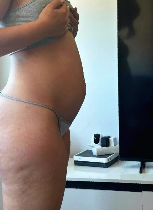 I love eating pizzas every day, would you still date me? by AngeliccPetals