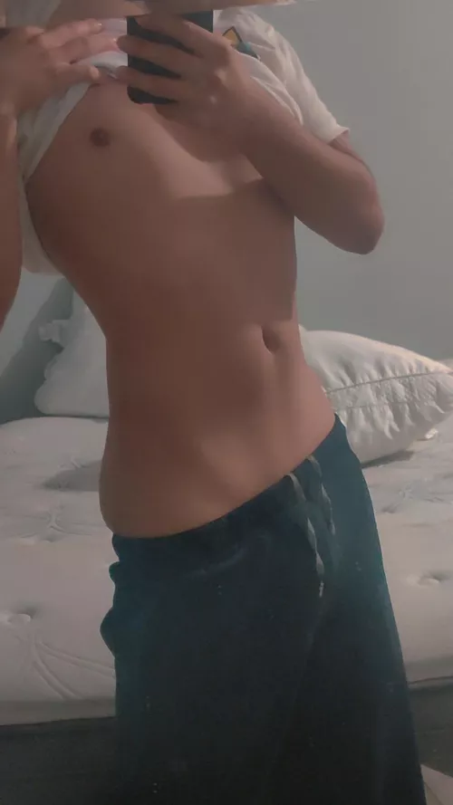 Just a 5'1 twink here! ;3 by Western_Diamond_4244