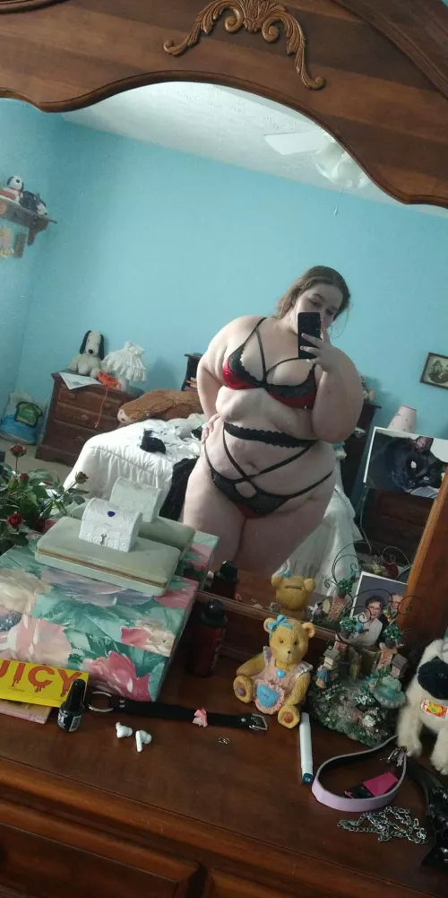 Who wants to see how creamy and wet I stay  by Inevitable-Dealer182