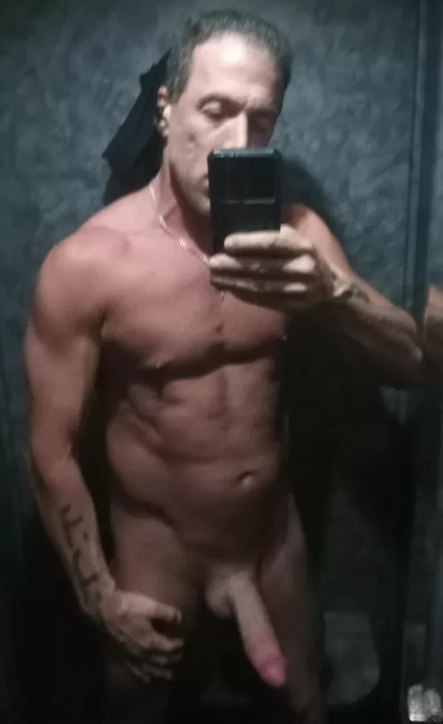 [46], 6' 185 lbs. Cutting hard. Down 1.3 lbs last seven days. Six pack incoming. by Romantic_Darkness