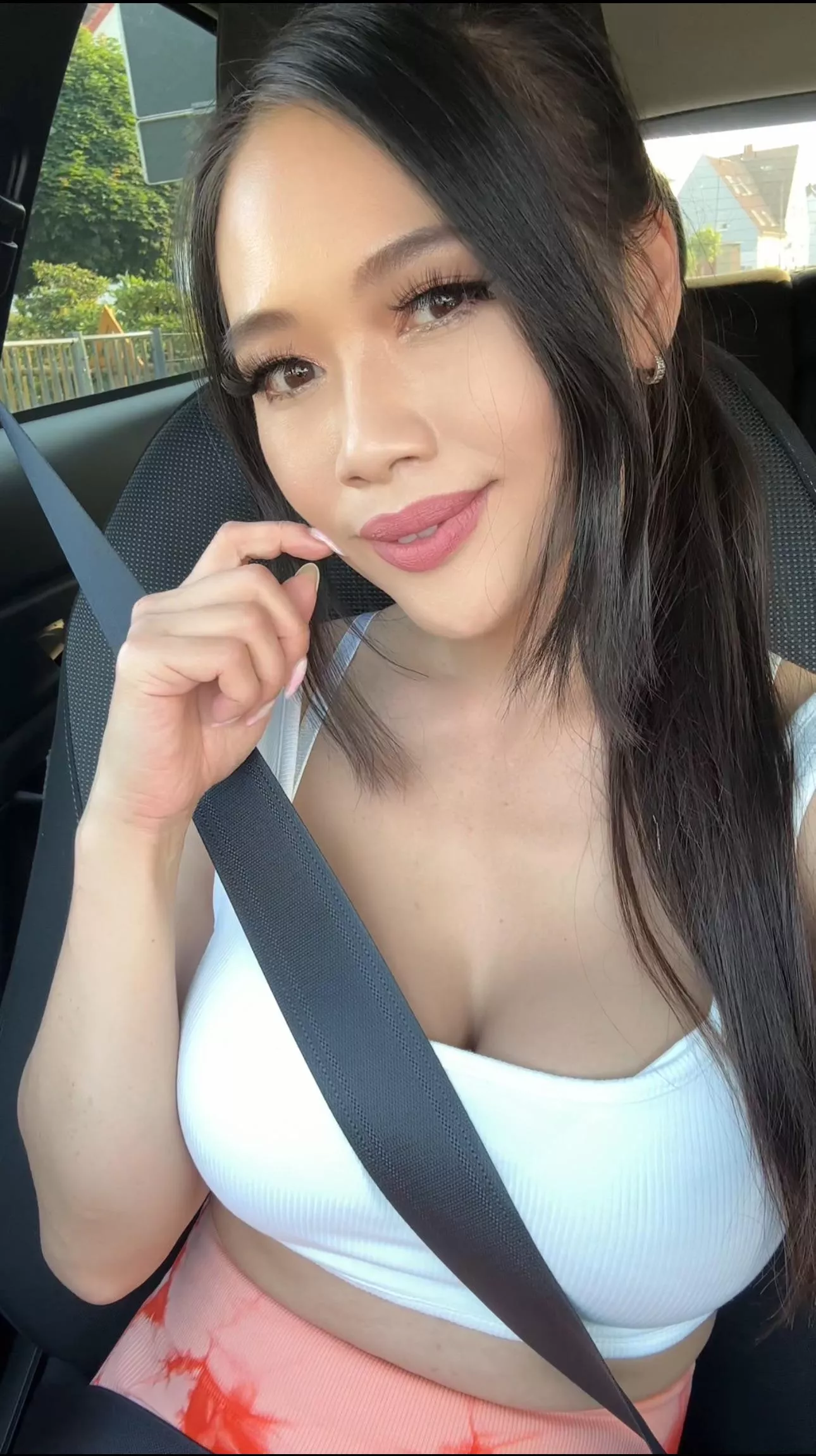 Feeling cute  posted by linny_hill